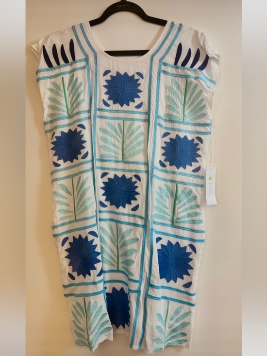 j. marie Dresses & Skirts - J. Marie New With Tags Embroidered White Dress with Blue & Aqua Floral Pattern